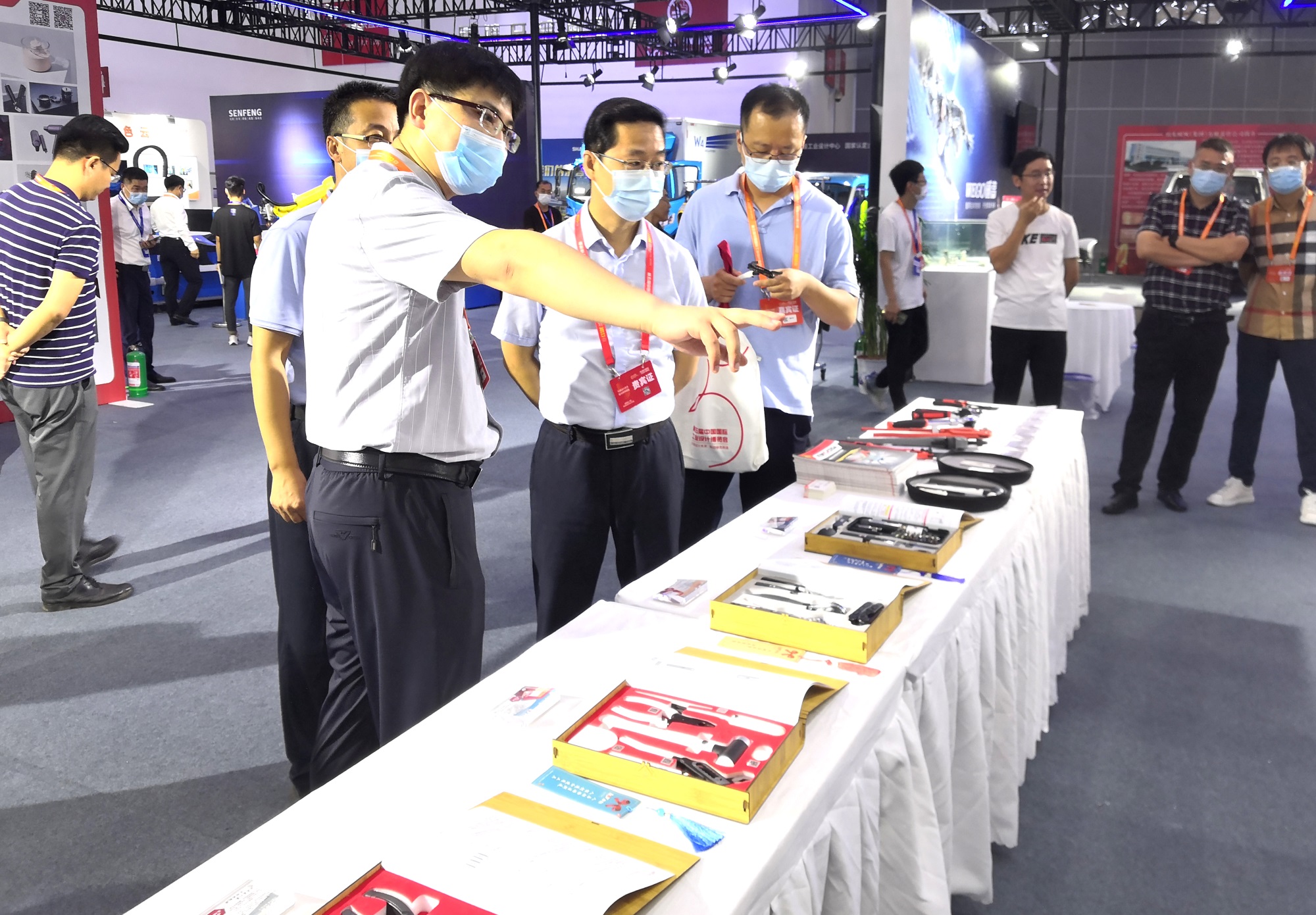 集團(tuán)公司工業(yè)設(shè)計中心榮獲“國家級工業(yè)設(shè)計中心”稱號(圖5) 降價.jpg