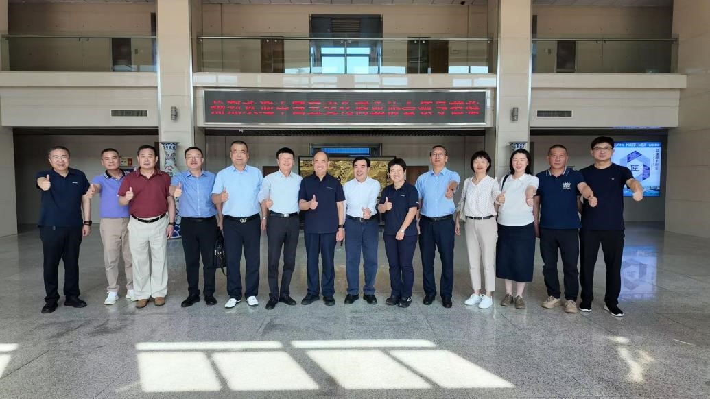 中國五金交電化工商業(yè)協(xié)會調(diào)研文登威力工具集團 盛贊其行業(yè)標桿作用