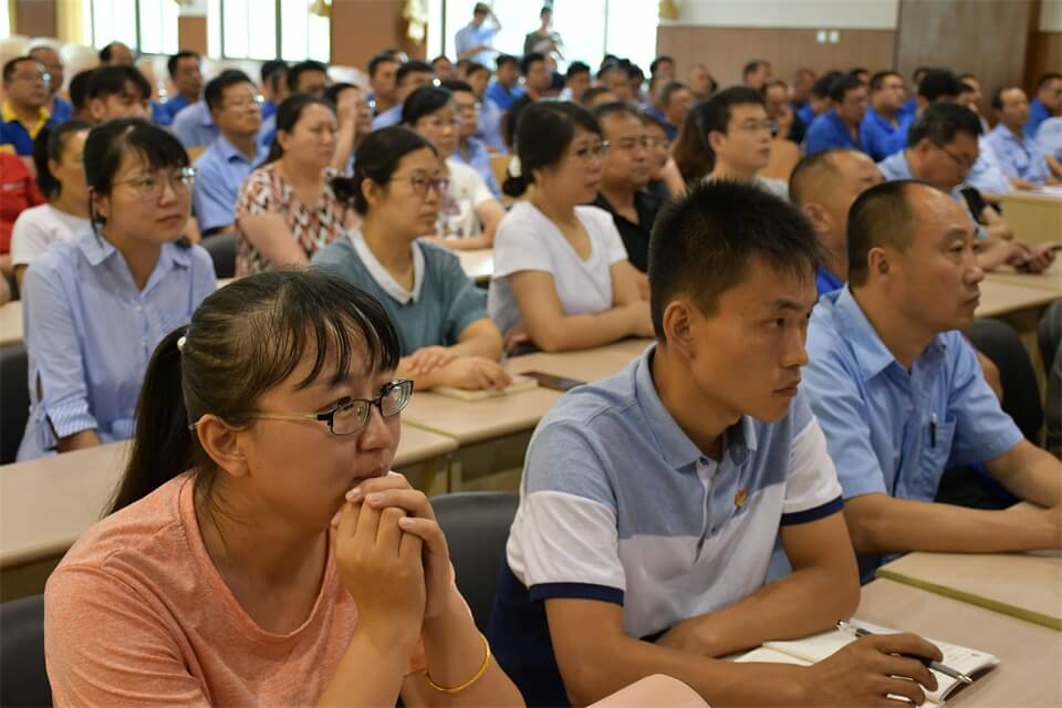 聆聽(tīng)先進(jìn)事跡，激發(fā)工作熱情(圖5)