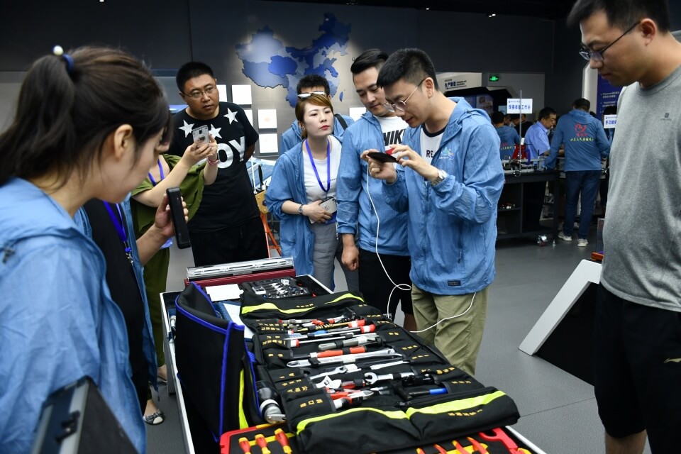 "全國百名主播、記者融媒體聯(lián)合采訪團”走進威力工具(圖6)