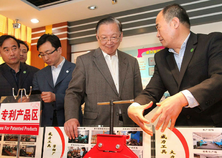 原國務(wù)委員、外交部部長唐家璇視察威力工具集團(tuán)(圖2)