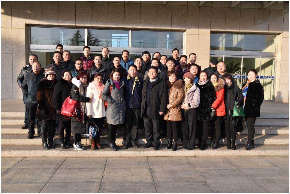 新疆考察團(tuán)蒞臨威力集團(tuán)參觀(圖11) 新疆考察團(tuán)蒞臨威力集團(tuán)參觀(圖11)