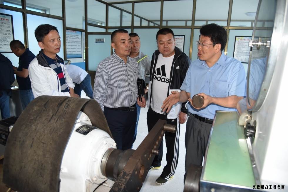 甘肅、青海優(yōu)秀經(jīng)銷商蒞臨威力集團參觀考察(圖5)