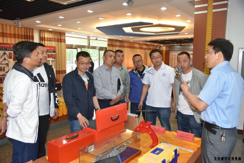 甘肅、青海優(yōu)秀經(jīng)銷商蒞臨威力集團參觀考察(圖12)