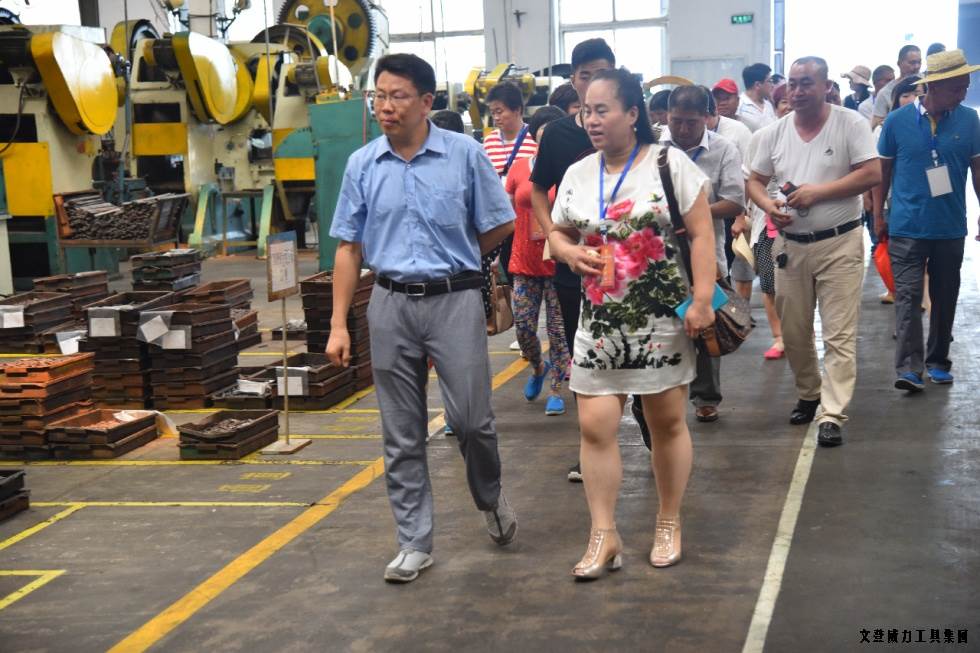 淄博參觀_02.jpg 祥鴻物資公司經(jīng)銷商參觀威力集團(tuán)(圖2)