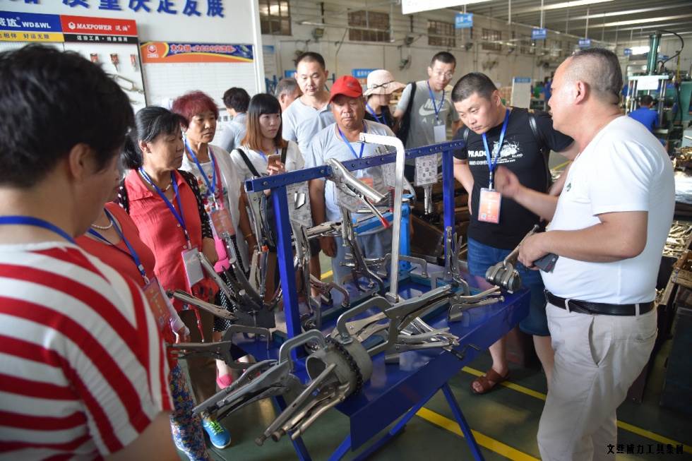 淄博參觀_04.jpg 祥鴻物資公司經(jīng)銷商參觀威力集團(tuán)(圖4)