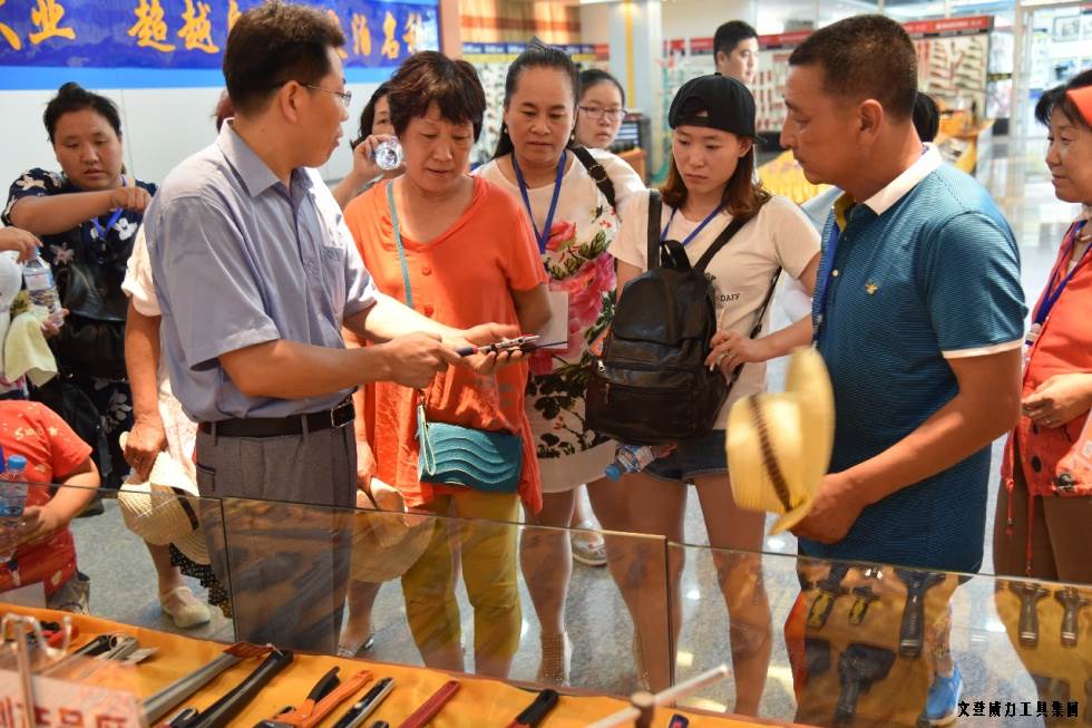 淄博參觀_11.jpg 祥鴻物資公司經(jīng)銷商參觀威力集團(tuán)(圖10)