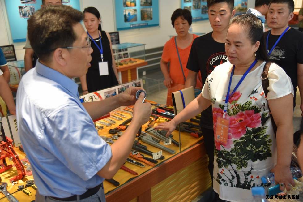 淄博參觀_12.jpg 祥鴻物資公司經(jīng)銷商參觀威力集團(tuán)(圖11)