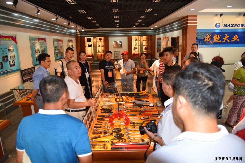 淄博參觀_13.jpg 祥鴻物資公司經(jīng)銷商參觀威力集團(tuán)(圖12)