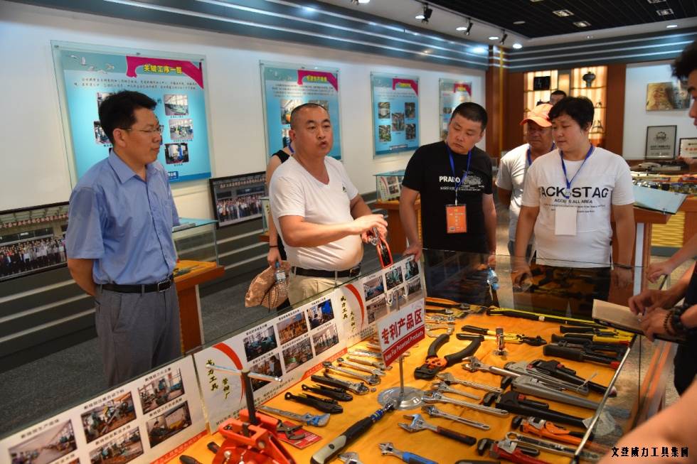 淄博參觀_14.jpg 祥鴻物資公司經(jīng)銷商參觀威力集團(tuán)(圖13)