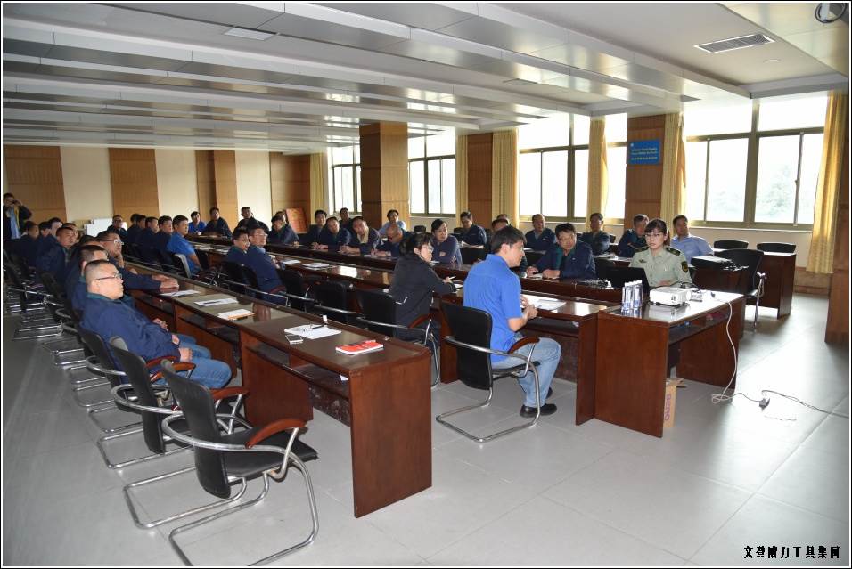 消防培訓(xùn)_04.jpg 威力工具集團(tuán)舉辦“消防安全知識(shí)培訓(xùn)”(圖3)