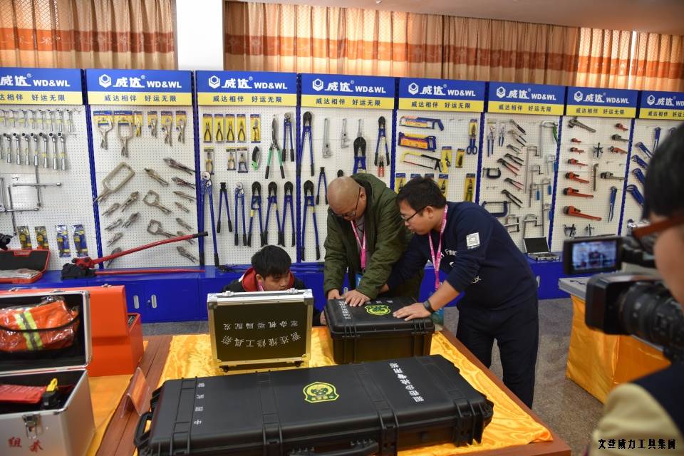 山東網(wǎng)記者采訪(fǎng)團(tuán)_08.JPG “工匠精神 山東制造”全媒體采訪(fǎng)團(tuán)蒞臨威力工具(圖5)