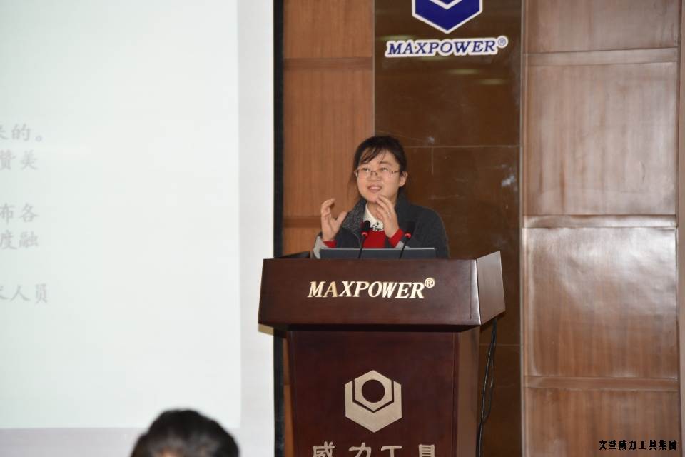 山東網(wǎng)記者采訪(fǎng)團(tuán)_19.JPG “工匠精神 山東制造”全媒體采訪(fǎng)團(tuán)蒞臨威力工具(圖16)