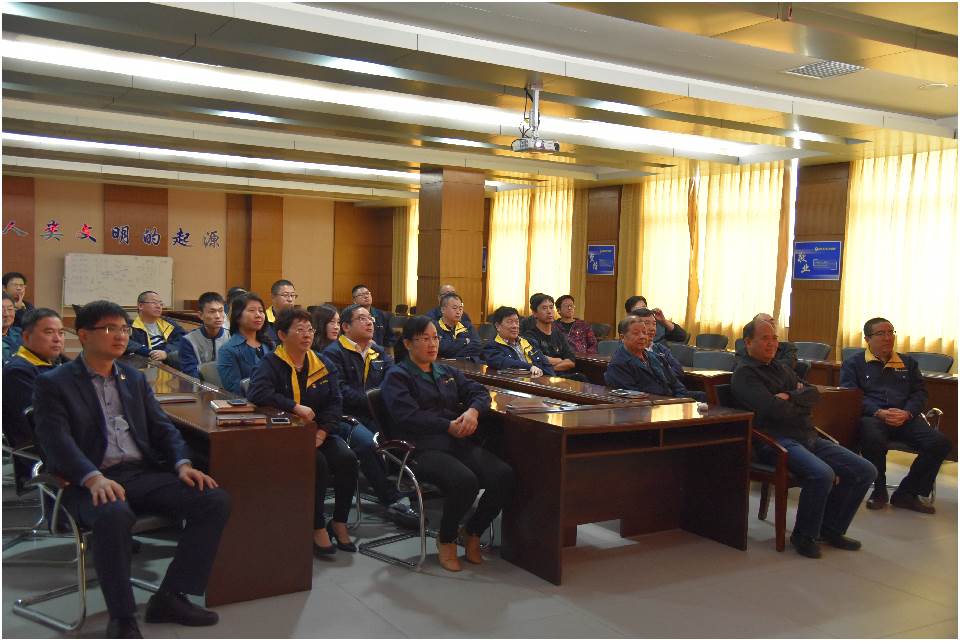 集中觀看十九大開(kāi)幕_17.jpg 集中收看中國(guó)共產(chǎn)黨第十九次全國(guó)代表大會(huì)開(kāi)幕(圖6)