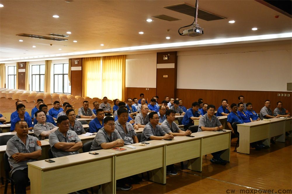 威力工具集團(tuán)舉行“安全生產(chǎn)知識(shí)專(zhuān)題培訓(xùn)”(圖4)